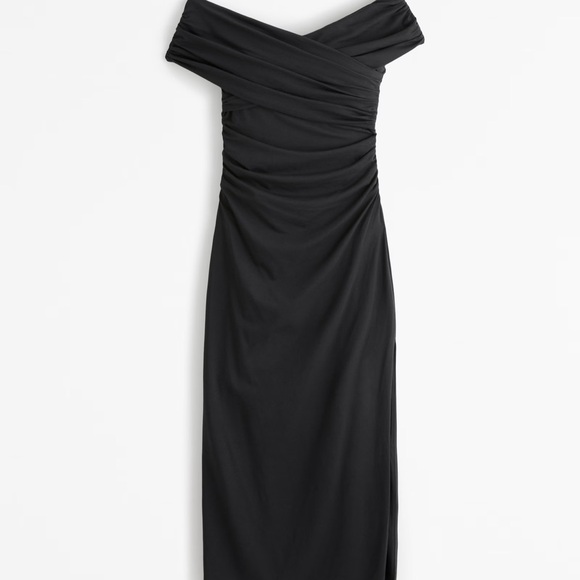 New with tags!
Abercrombie and Fitch Off the Shoulder Knit Midi Dress. - Picture 4 of 4